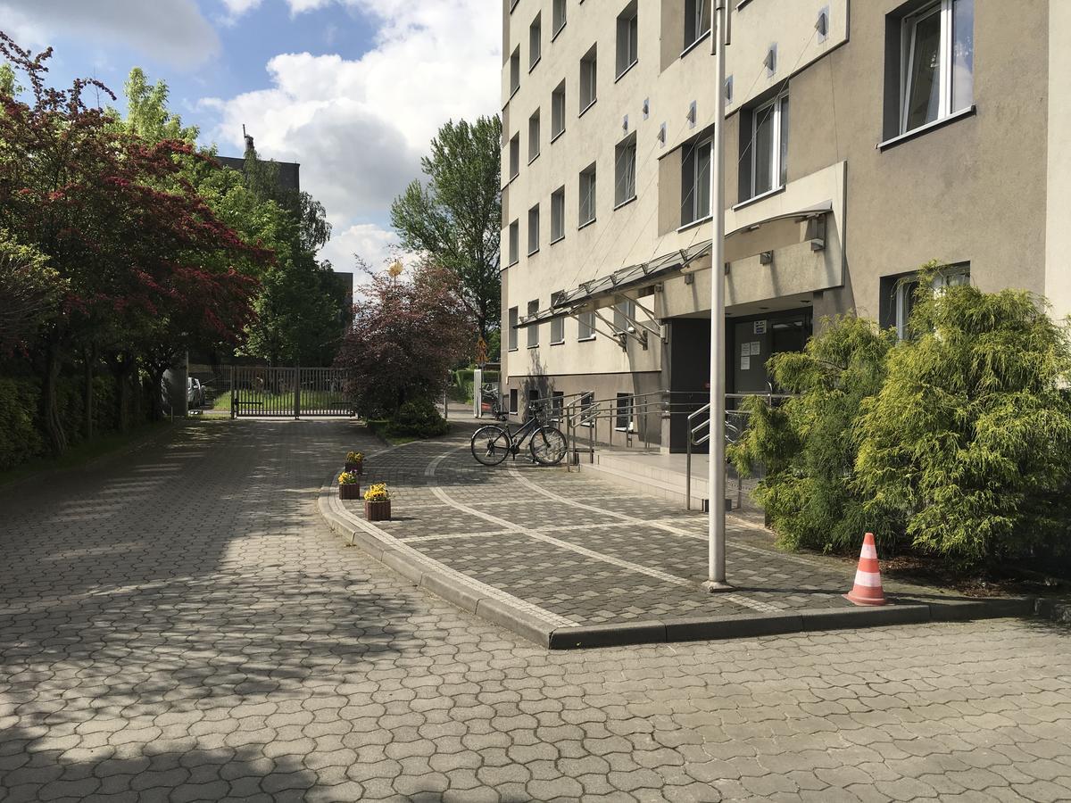 Aparthotel Gosciniec Tombor Kattowitz Exterior foto